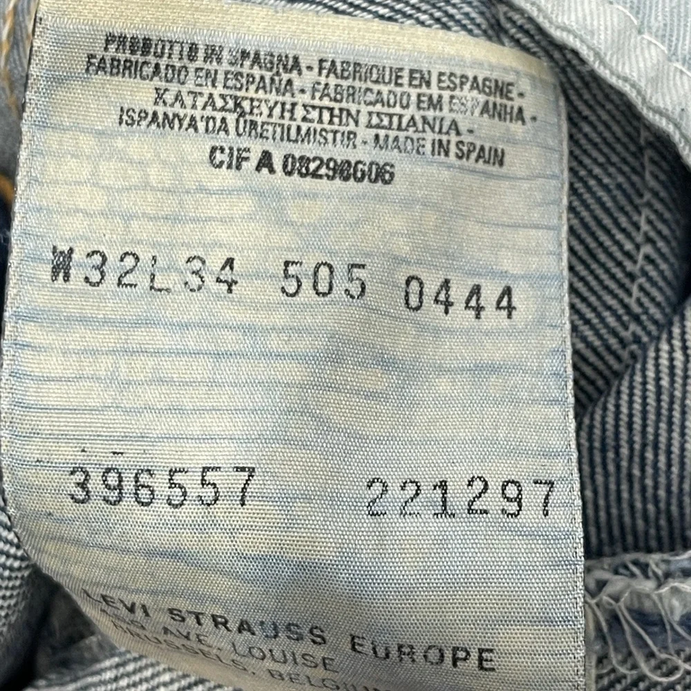Vintage Levi's 505 Jeans Made in Spain 1997 32X34